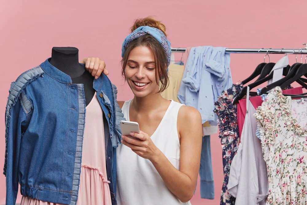Depop vs Poshmark Ease of Selling Depop vs Poshmark Ease of Selling